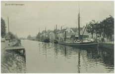 102882 Kanaaldijk N.O., gezien vanaf de 'Veestraatbrug'. Rechts vooraan de toegang tot de Gedempte Haven, later ...