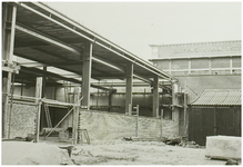 102904 Kanaaldijk N.O., achteraanzicht van de werkplaats van Gemeentebedrijven, 11-1968