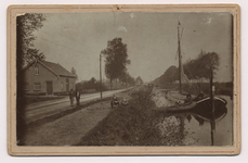 103042 Kanaaldijk N.W., gezien in de richting 'Aarle-Rixtel'. De foto is genomen ter hoogte van huize 'Karelstein'. ...