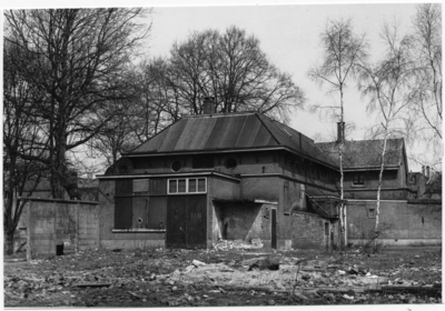 103406 Kegelbaan 1, gezien vanuit tuin aan de 'Veestraat'. Achterzijde van een koetshuis, afgebroken ten behoeve van de ...