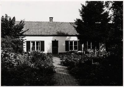 103611 Krommeweg 5, gelegen in het gedeelte van de straat tussen 'Ruwe Putten' en 'Hazelaar', 06-09-1983