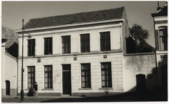 103649 Kerkstraat 20. In 1799 gebouwd als Latijnse School. Tot 1831 was de school daar gevestigd. Later diende het als ...