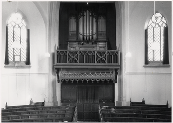 103664 Kerkstraat. Interieur van de Nederlands Hervormde Kerk met kerkorgel, 1963