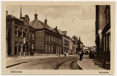 103747 Kerkstraat, gezien in de richting Markt. Met tweede pand links is de pastorie van de parochie Sint Lambertus, ...