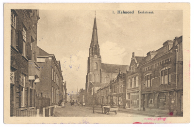 103773 Kerkstraat, gezien in de richting Markt. Rechts liggen tramrails. Centraal rechts de kerk Sint Lambertus, 1923 - 1930