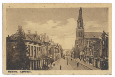 103774 Kerkstraat, gezien in de richting Markt. Rechts liggen tramrails. Centraal rechts de kerk Sint Lambertus, 1925 - 1935