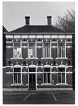 103786 Kerkstraat 17. In 1895 door J. Swinkels. Rechts van het pand het Kerkpaadje. Tussen 1940 tot 1980 eigendom van ...