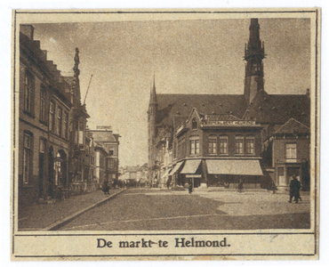 104038 Zuidwestelijke hoek van de Markt, met gezicht op de Veestraat. Rechts op de hoek van de Markt Albert Heyn, met ...