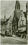 104193 Zuidzijde Markt, gezien vanaf de villa van Van Thiel in de richting Kerkstraat. Boven de huizen uit de kerk Sint ...