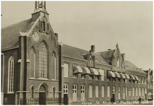 104552 Markt, westkant. Klooster Sint Aloysius met kapel, 1945 - 1955