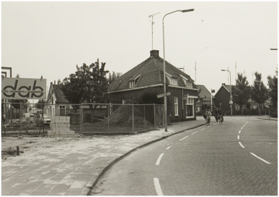 104746 Mierloseweg (voorgrond en rechts), Burgemeester Krollaan (links voorgrond), Hortsedijk (links achtergrond). ...