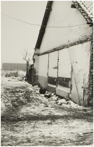 104778 Afbraak van huizen aan de Molenweg, een steeg aan de 'Molenstraat', 1965