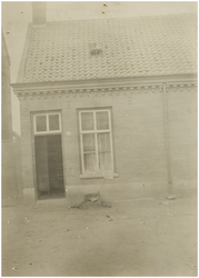 104846 Molenstraat 31. Woning van echtpaar Van der Kruijs-Roos, na een woningbrand. Drie kinderen kwamen daarbij door ...