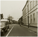 104930 Molenstraat, gezien vanuit de richting van de 'Ameidestraat'. Rechts de Rijks HBS op de hoek met de ...