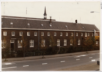 105210 Molenstraat. Appartementengebouw De Capucijn in het voormalige Capucijnenklooster, gezien vanaf het Zuidende, 1986