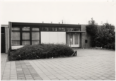 105279 Nieuwveld 51. Wijkgebouw van de Kruisinstelling Helmond, 04-12-1986