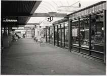 105288 Nieuwveld. Winkelcentrum De Bus, 14-12-1987