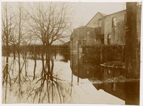 105743 Rooseindsestraat (vermoedelijk). Wateroverlast tijdens overstroming van 1926, 1926