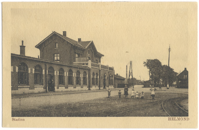 106049 Stationsplein. Voorzijde van het station, gezien in de richting Binnen Parallelweg, 1910 - 1920