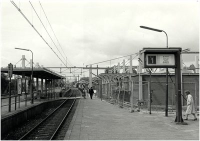 106163 Stationsplein. Nieuwbouw station, gezien vanaf perron 1, 05-06-1986