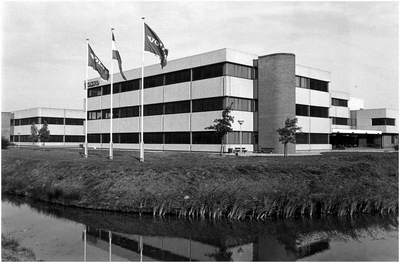 106231 Steenovenweg 1. Volvofabriek, 06-09-1983