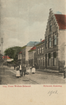 106250 Steenweg, gezien in de richting kanaal. Rechts met trapgevel, het huis van notaris A.H. Sassen, 1902