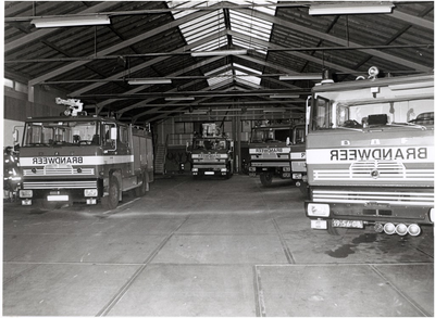 106519 Torenstraat. Garage van de brandweerkazerne (later Gaviolizaal), 10-1984