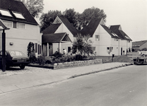 106581 Thorbeckestraat. Negen premie B woningen in houtskeletbouw, gebouwd in 1987. Architect Marius de Bie, 09-1987