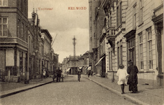 106630 Veestraat, gezien vanaf de hoek Kamstraat (links) in de richting 'Smalle Haven', 1912 - 1918