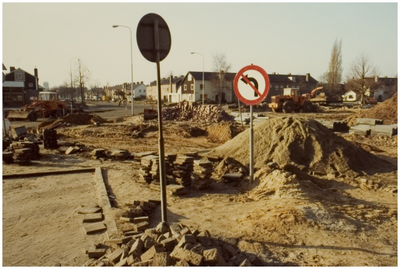 106925 Reconstructie van kruispunt Vondellaan, Nachtegaallaan, Uiverlaan, Wethouder Ebbenlaan, 12-1981