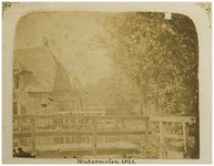 107079 Watermolenwal. Links de watermolen, die rond 1600 op deze locatie is gebouwd, 1861