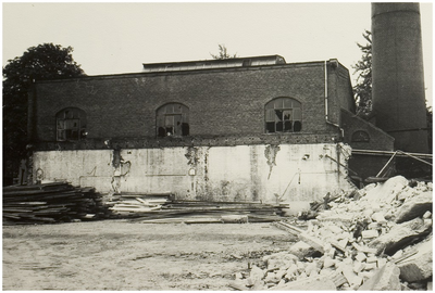107136 Watermolenwal. Sloop textielfabriek van Ramaer. Op deze locatie is 1977 het 'Speelhuis' gebouwd, 1972