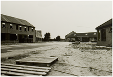 107284 Weg door de Rijpel, gezien in de richting Jan van Vlissingenhof, 1980