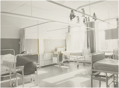 107370 Wesselmanlaan 25. Ziekenhuis Sint Lambertus. Verpleegafdeling in de nieuwe westvleugel, 22-10-1986