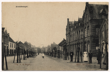107663 Ameidesingel, thans Zuid Koninginnewal, gezien vanaf de kruising met Molenstraat en Ameidestraat in de richting ...