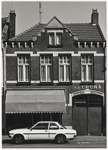107750 Zuid Koninginnewal 50. Café annex slijterij van Luijben-Raymakers (N.V. Crona), 1970 - 1974