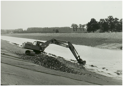108155 Zuid - Willemsvaart. Aanleg nieuw kanaal. Gezien vanaf de Brouwhuissedijk in zuidelijke richting, 30-06-1987