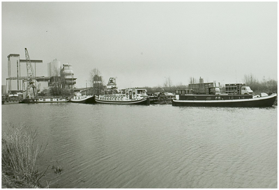 108164 Industriehaven. Zuid - Willemsvaart. Insteekhaven, ( Industriehaven ). Overzicht van de Insteekhaven, gezien in ...
