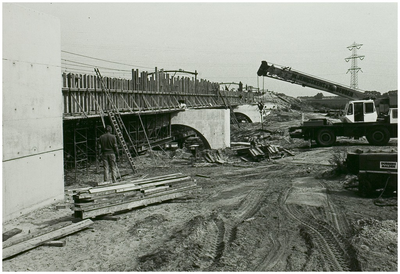 108198 Spoorwegen. De spoorlijn van helmond naar Venlo De bouw van de nieuwe bruggen ( voor spoor en wegverkeer ) ...