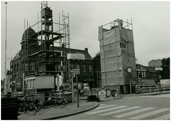 108383 Veestraatbrug. : Veestraatbrug, gezien vanaf de hoekKasteellaan - Veestraat in de richting Steenweg. De pijlers ...