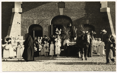 110556 In plechtige processie werd op 12 october 1941 het beeld van Onze Lieve Vrouw Lelie onder de Doornen naar de ...