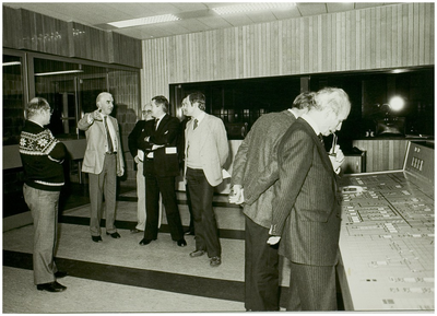 111288 Bezoek van de Helmondse gemeenteraad aan de PNEM Centrale, 12-1981