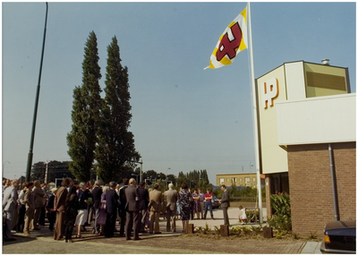 112362 Opening van de Firma Peels ; Autotechniek BV., aan de hoek Nijverheidsweg / Churchillaan. Officieel geopend door ...