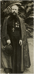 113901 Mgr. Mathias Brans O.M.C. Prefect Padang, Gardiaan te Helmond, bisschop van Medan, 01-01-1928 - 31-12-1928