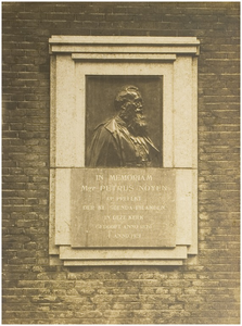 114584 Pater P. Noyen gedoopt in Helmond 1870, overleden anno 1921. Op zondag 10 oktober heeft in Helmond, onder enorme ...