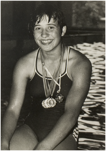 114784 Jolanda Romero. Zwemkampioen op de Para - Olympics, 08-1984