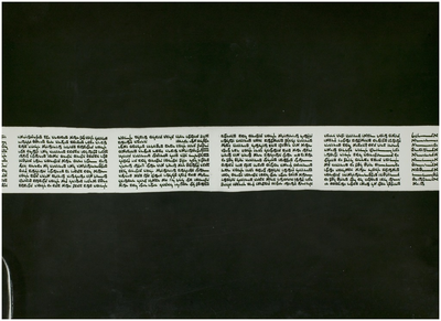 116440 Tentoonstelling Kerkelijke Kunst in kasteel raadhuis 16-10-1971. Perkamentenrol ( boek Esther ) van 2,8 cm ...