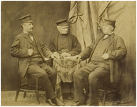117167 Burgerlijk Armbestuur. Personen van links naar rechts: Jan Stevens, Willem Berings en Gerardus van Hoof. Het ...