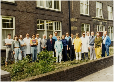 117635 Personeel Gemeentelijke Archiefdienst. V.l.n.r.: Bert van Kol, Helmien van Bommel, Jan Clercx, Simon Wismans, ...