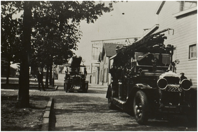 117853 Brandweer op het Groenewoud, gezien in de richting Spoorwegovergang, 06-1942 - 08-1942
